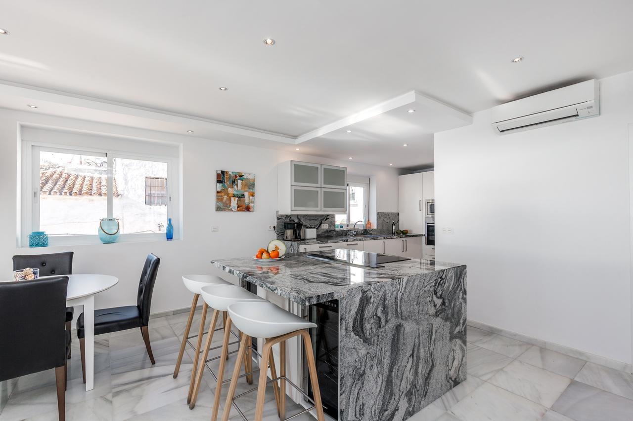 Front Line Penthouse Puerto Banus With Sea Views Apartman Marbella Kültér fotó